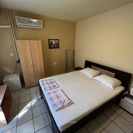 Dvete Brezi Hotel Бургас Екстериор снимка