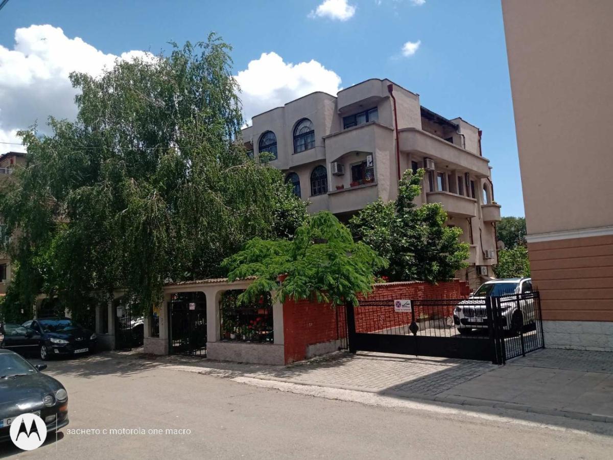 Dvete Brezi Hotel Бургас Екстериор снимка