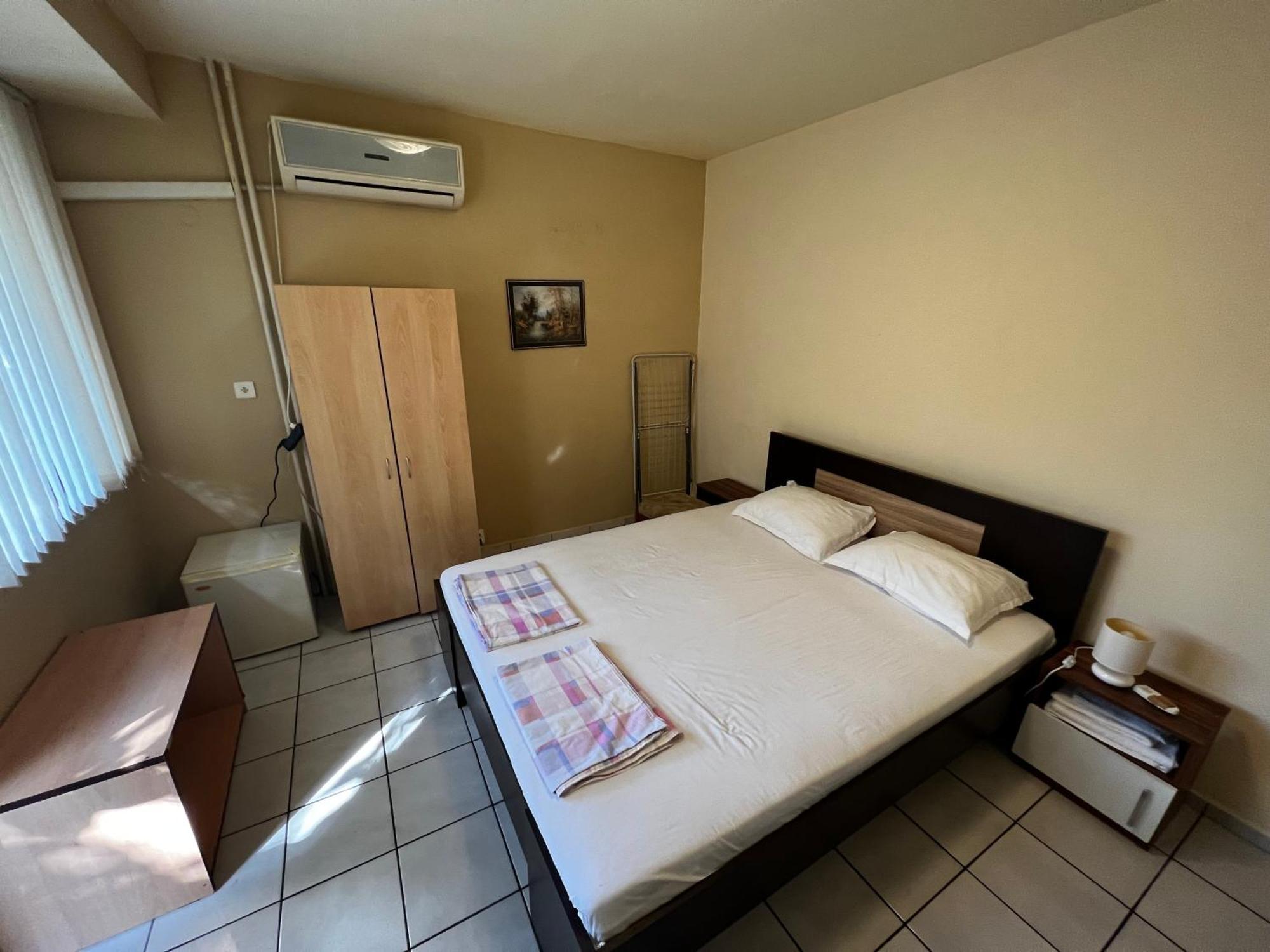 Dvete Brezi Hotel Бургас Екстериор снимка
