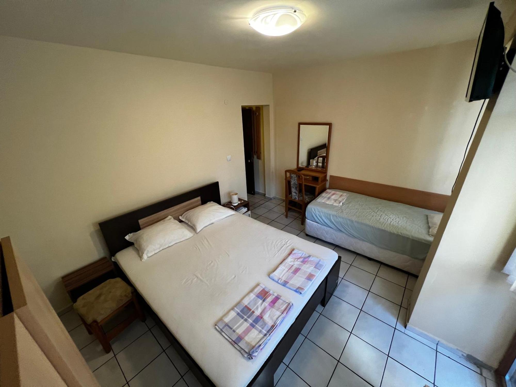 Dvete Brezi Hotel Бургас Екстериор снимка